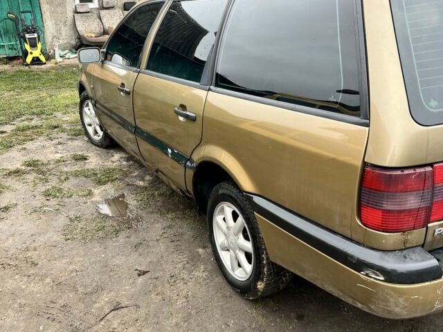 Бежевий Фольксваген Пассат Варіант, об'ємом двигуна 1.9 л та пробігом 330 тис. км за 2700 $, фото 2 на Automoto.ua