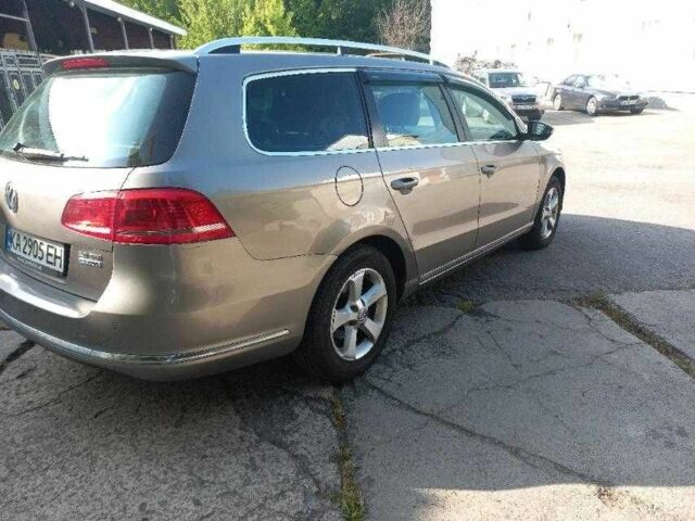 Бежевый Фольксваген Пассат Вариант, объемом двигателя 2 л и пробегом 346 тыс. км за 10000 $, фото 2 на Automoto.ua