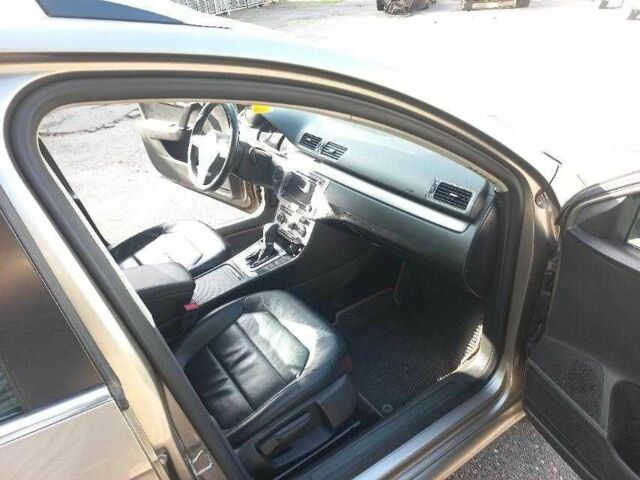 Бежевый Фольксваген Пассат Вариант, объемом двигателя 2 л и пробегом 346 тыс. км за 10000 $, фото 6 на Automoto.ua