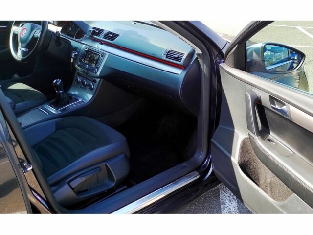 Фольксваген Пассат Варіант 2012 у Києві на Automoto.ua Чорний Фольксваген Пассат Варіант, об'ємом двигуна 0 л та пробігом 229 тис. км за 10300 $, фото 1 на Automoto.ua