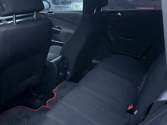 Черный Фольксваген Пассат Вариант, объемом двигателя 2 л и пробегом 317 тыс. км за 5450 $, фото 16 на Automoto.ua