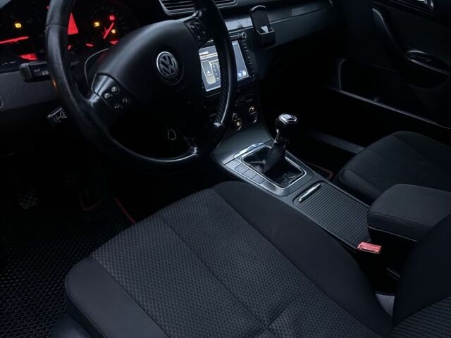 Черный Фольксваген Пассат Вариант, объемом двигателя 2 л и пробегом 317 тыс. км за 5450 $, фото 19 на Automoto.ua