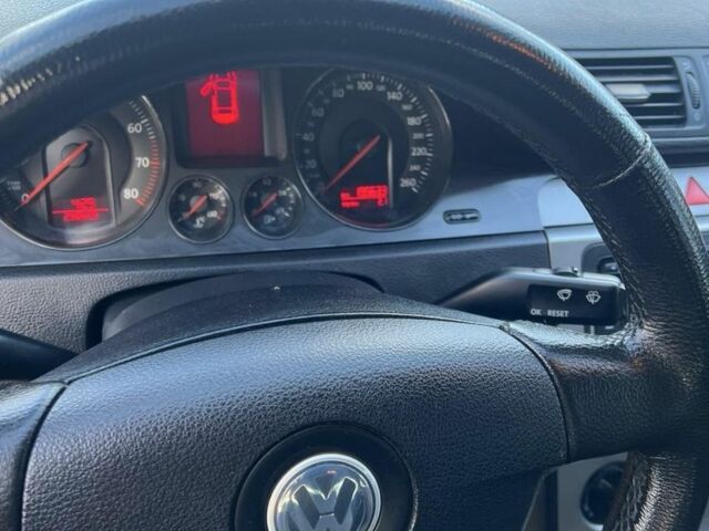 Чорний Фольксваген Пассат Варіант, об'ємом двигуна 1.6 л та пробігом 195 тис. км за 4700 $, фото 4 на Automoto.ua