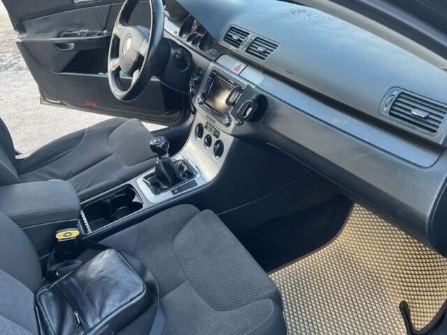 Чорний Фольксваген Пассат Варіант, об'ємом двигуна 1.6 л та пробігом 195 тис. км за 4700 $, фото 7 на Automoto.ua