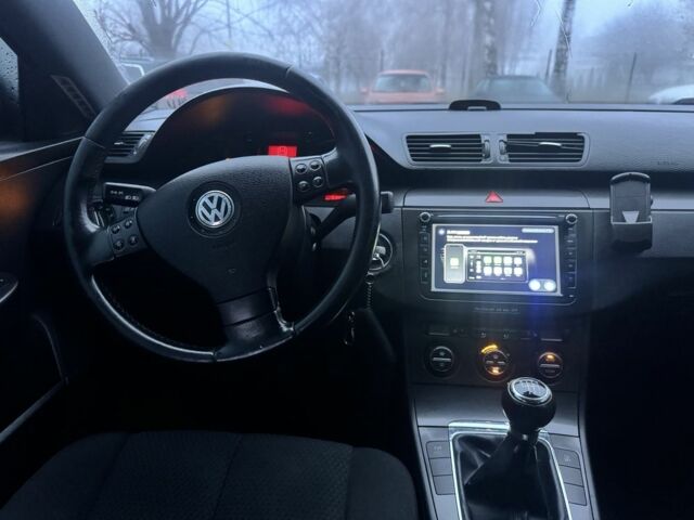 Черный Фольксваген Пассат Вариант, объемом двигателя 2 л и пробегом 317 тыс. км за 5450 $, фото 18 на Automoto.ua