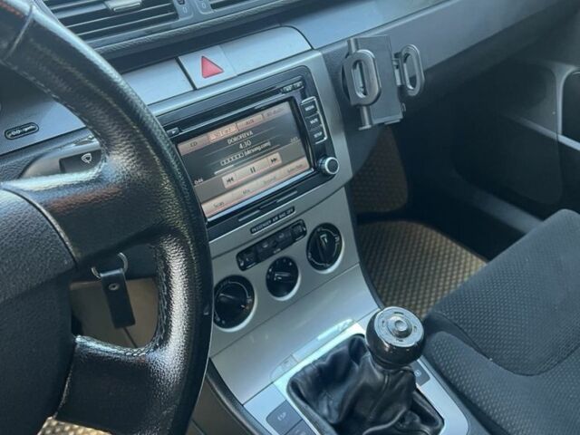 Чорний Фольксваген Пассат Варіант, об'ємом двигуна 1.6 л та пробігом 195 тис. км за 4700 $, фото 6 на Automoto.ua