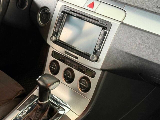 Чорний Фольксваген Пассат Варіант, об'ємом двигуна 1.8 л та пробігом 275 тис. км за 6990 $, фото 16 на Automoto.ua