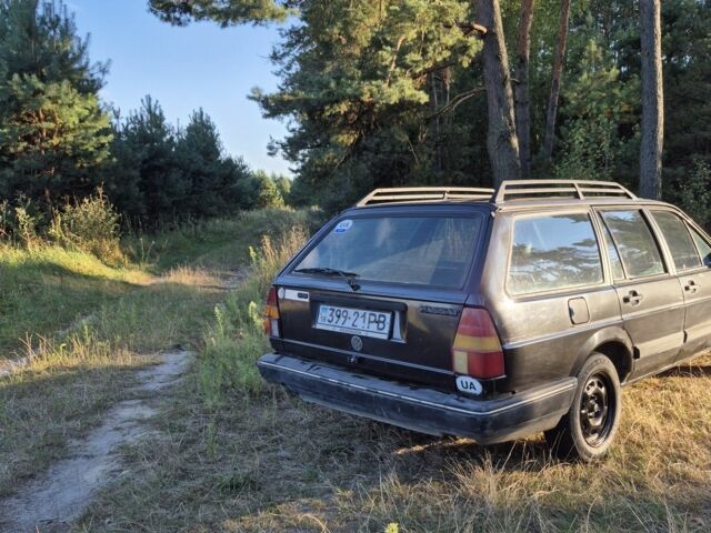 Чорний Фольксваген Пассат Варіант, об'ємом двигуна 1.6 л та пробігом 400 тис. км за 580 $, фото 2 на Automoto.ua