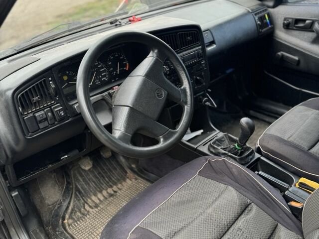 Черный Фольксваген Пассат Вариант, объемом двигателя 1.8 л и пробегом 300 тыс. км за 1500 $, фото 4 на Automoto.ua