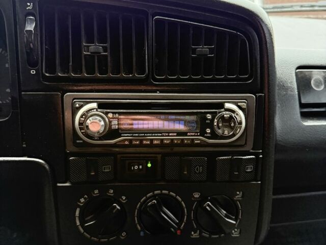 Черный Фольксваген Пассат Вариант, объемом двигателя 1.8 л и пробегом 326 тыс. км за 1350 $, фото 16 на Automoto.ua