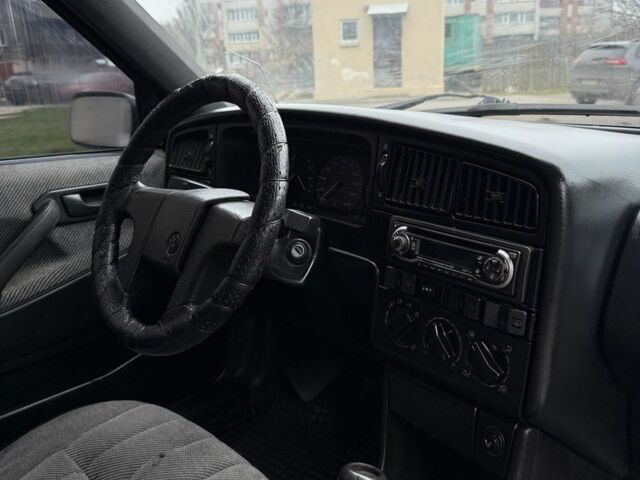 Черный Фольксваген Пассат Вариант, объемом двигателя 1.8 л и пробегом 326 тыс. км за 1350 $, фото 15 на Automoto.ua