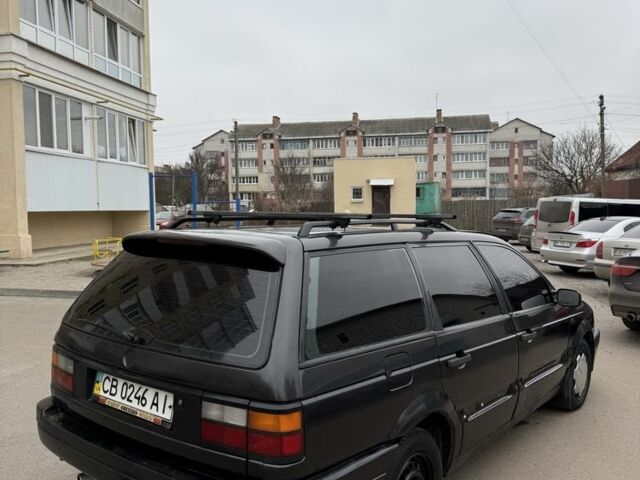 Черный Фольксваген Пассат Вариант, объемом двигателя 1.8 л и пробегом 326 тыс. км за 1350 $, фото 4 на Automoto.ua