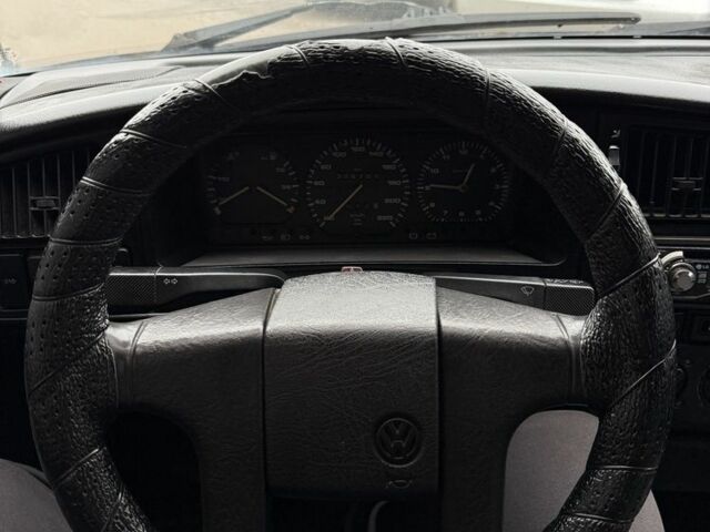 Черный Фольксваген Пассат Вариант, объемом двигателя 1.8 л и пробегом 326 тыс. км за 1350 $, фото 18 на Automoto.ua