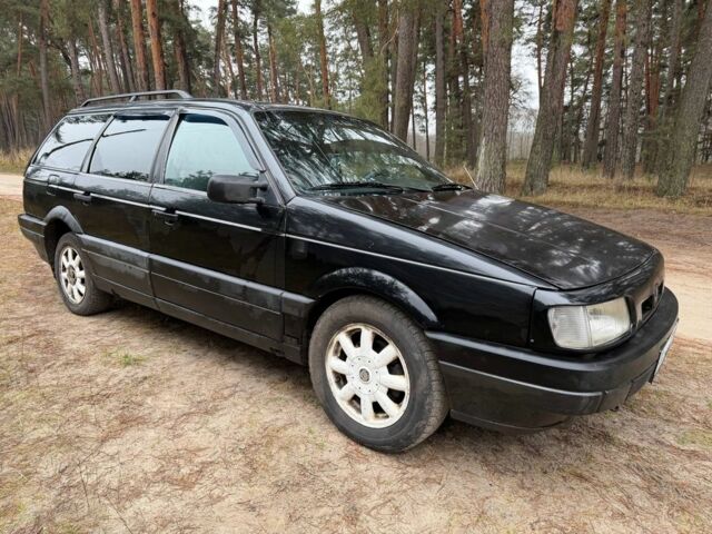 Черный Фольксваген Пассат Вариант, объемом двигателя 2 л и пробегом 285 тыс. км за 1950 $, фото 1 на Automoto.ua