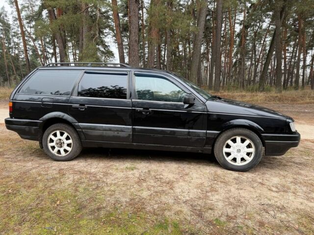 Черный Фольксваген Пассат Вариант, объемом двигателя 2 л и пробегом 285 тыс. км за 1950 $, фото 4 на Automoto.ua