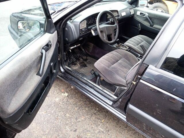 Черный Фольксваген Пассат Вариант, объемом двигателя 1.9 л и пробегом 333 тыс. км за 2500 $, фото 6 на Automoto.ua