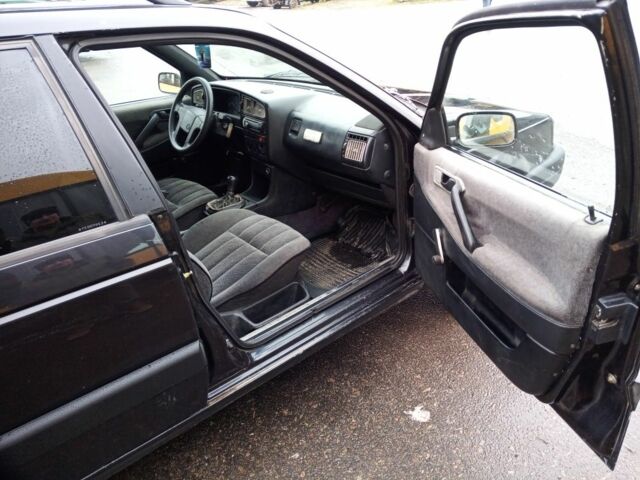 Черный Фольксваген Пассат Вариант, объемом двигателя 1.9 л и пробегом 333 тыс. км за 2500 $, фото 4 на Automoto.ua