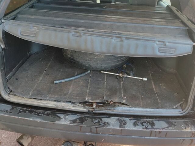 Чорний Фольксваген Пассат Варіант, об'ємом двигуна 2.8 л та пробігом 370 тис. км за 950 $, фото 5 на Automoto.ua