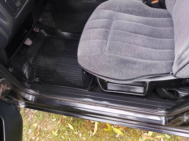 Фольксваген Пассат Вариант 1992 в Ровно на Automoto.ua Черный Фольксваген Пассат Вариант, объемом двигателя 1.8 л и пробегом 241 тыс. км за 2258 $, фото 5 на Automoto.ua