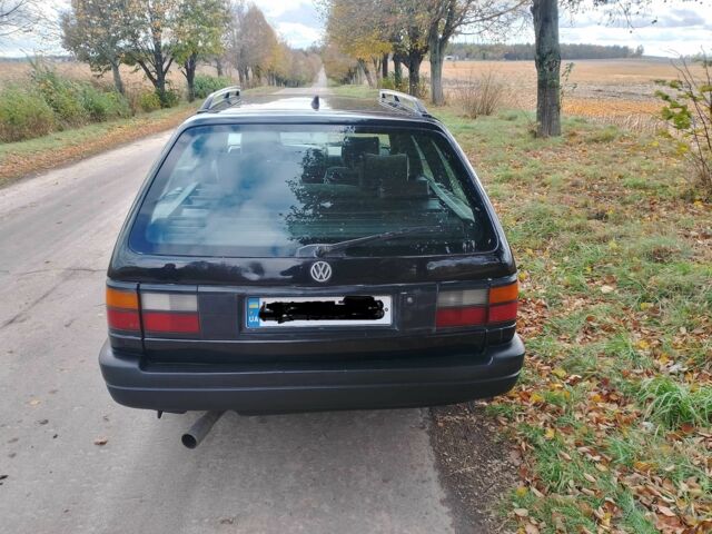 Фольксваген Пассат Вариант 1992 в Ровно на Automoto.ua Черный Фольксваген Пассат Вариант, объемом двигателя 1.8 л и пробегом 241 тыс. км за 2258 $, фото 3 на Automoto.ua