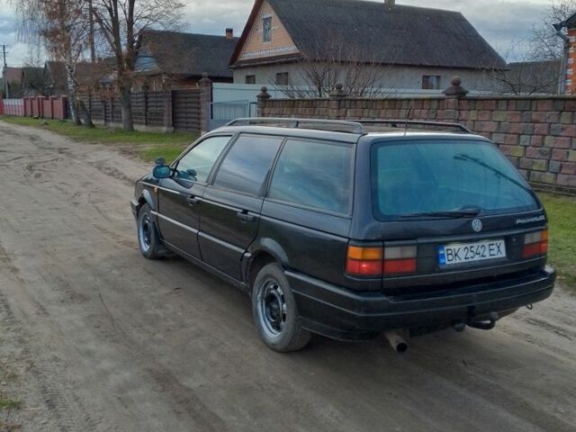 Черный Фольксваген Пассат Вариант, объемом двигателя 2 л и пробегом 89 тыс. км за 1699 $, фото 3 на Automoto.ua