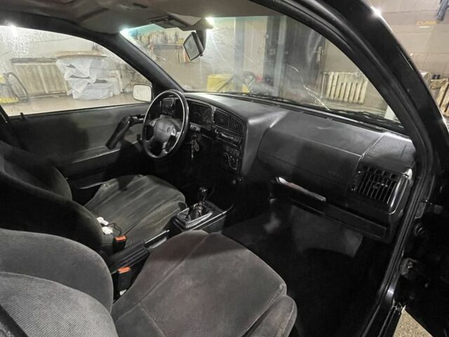 Черный Фольксваген Пассат Вариант, объемом двигателя 2 л и пробегом 328 тыс. км за 1799 $, фото 5 на Automoto.ua