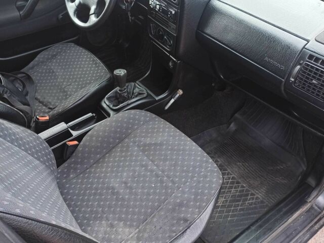 Черный Фольксваген Пассат Вариант, объемом двигателя 1.8 л и пробегом 1 тыс. км за 1650 $, фото 12 на Automoto.ua