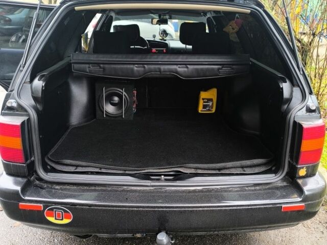 Чорний Фольксваген Пассат Варіант, об'ємом двигуна 2 л та пробігом 300 тис. км за 2800 $, фото 6 на Automoto.ua