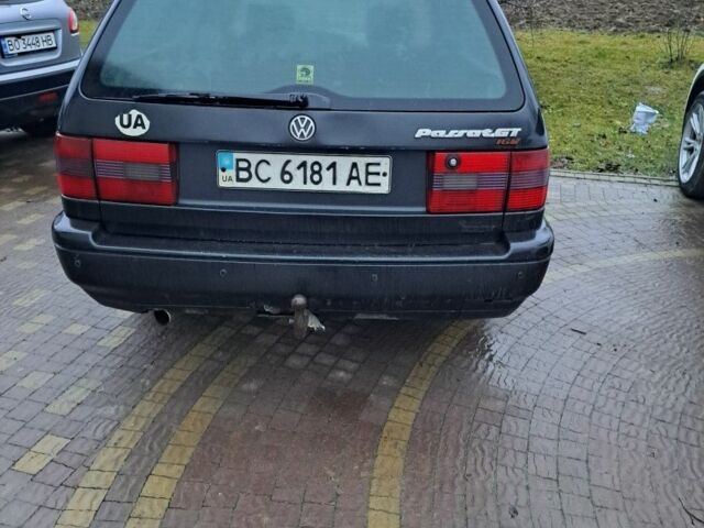 Черный Фольксваген Пассат Вариант, объемом двигателя 2 л и пробегом 222 тыс. км за 1000 $, фото 3 на Automoto.ua