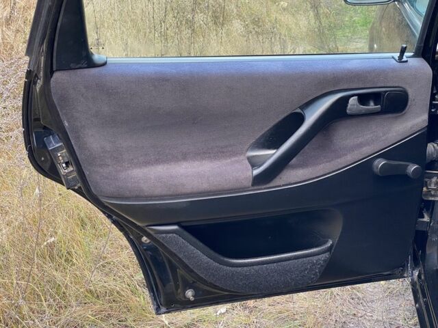 Чорний Фольксваген Пассат Варіант, об'ємом двигуна 2 л та пробігом 330 тис. км за 3550 $, фото 16 на Automoto.ua