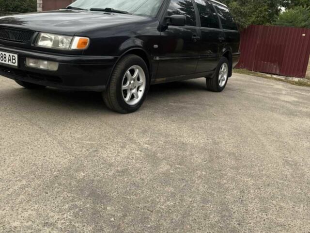 Черный Фольксваген Пассат Вариант, объемом двигателя 2 л и пробегом 503 тыс. км за 2450 $, фото 1 на Automoto.ua