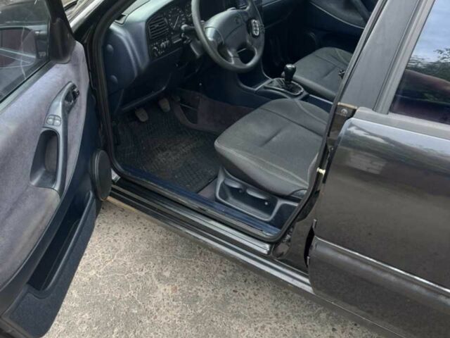 Черный Фольксваген Пассат Вариант, объемом двигателя 2 л и пробегом 503 тыс. км за 2450 $, фото 13 на Automoto.ua