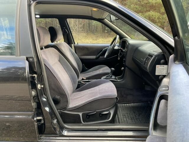 Чорний Фольксваген Пассат Варіант, об'ємом двигуна 2 л та пробігом 330 тис. км за 3550 $, фото 11 на Automoto.ua