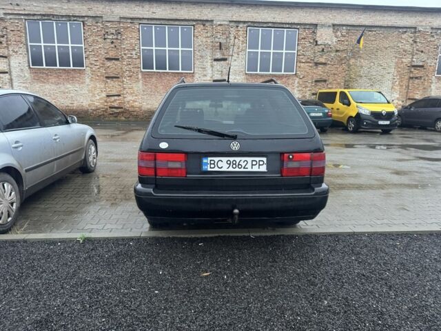 Черный Фольксваген Пассат Вариант, объемом двигателя 1.8 л и пробегом 300 тыс. км за 2300 $, фото 3 на Automoto.ua