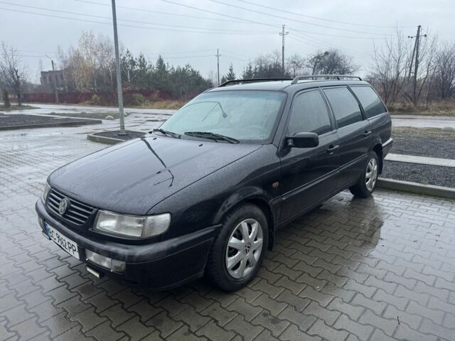 Черный Фольксваген Пассат Вариант, объемом двигателя 1.8 л и пробегом 300 тыс. км за 2300 $, фото 2 на Automoto.ua