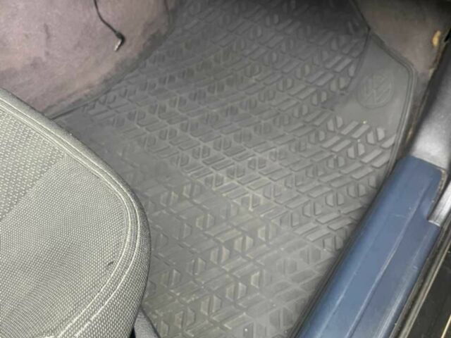 Черный Фольксваген Пассат Вариант, объемом двигателя 2 л и пробегом 503 тыс. км за 2450 $, фото 17 на Automoto.ua