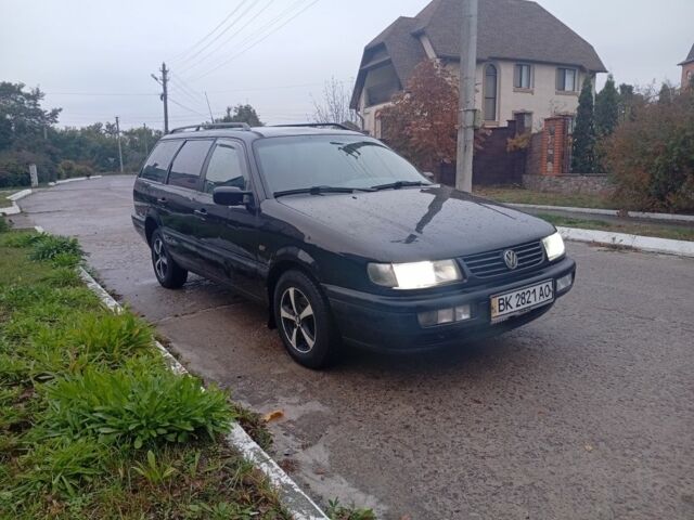 Фольксваген Пассат Вариант 1996 в Вараш (Кузнецовск) на Automoto.ua Черный Фольксваген Пассат Вариант, объемом двигателя 1.8 л и пробегом 260 тыс. км за 1800 $, фото 1 на Automoto.ua