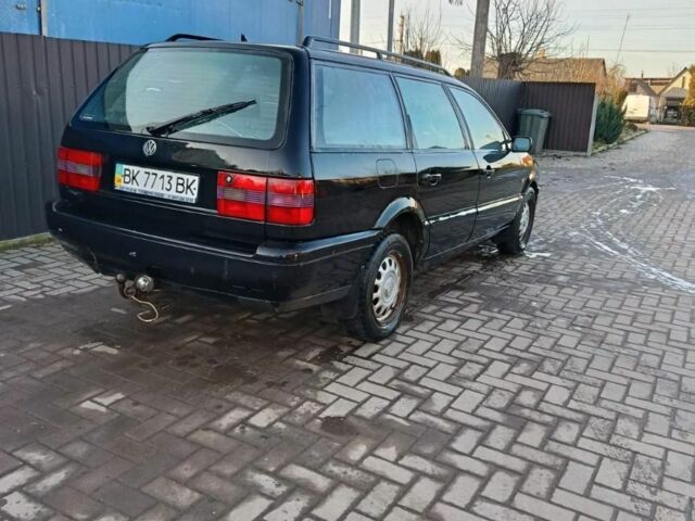 Черный Фольксваген Пассат Вариант, объемом двигателя 1.6 л и пробегом 1000 тыс. км за 1800 $, фото 3 на Automoto.ua