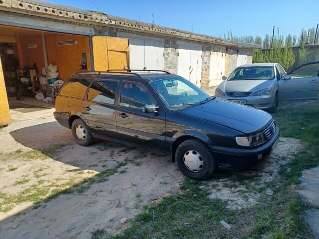 Чорний Фольксваген Пассат Варіант, об'ємом двигуна 1.8 л та пробігом 300 тис. км за 2950 $, фото 5 на Automoto.ua