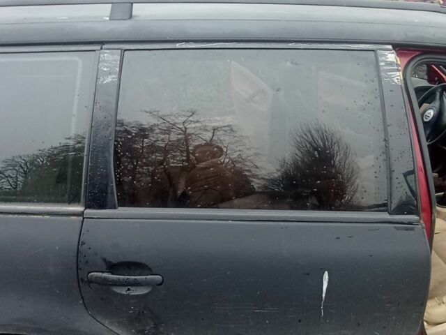 Черный Фольксваген Пассат Вариант, объемом двигателя 1.8 л и пробегом 300 тыс. км за 1200 $, фото 1 на Automoto.ua