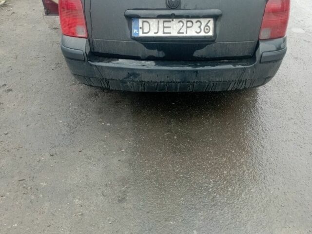 Черный Фольксваген Пассат Вариант, объемом двигателя 1.8 л и пробегом 300 тыс. км за 1200 $, фото 6 на Automoto.ua