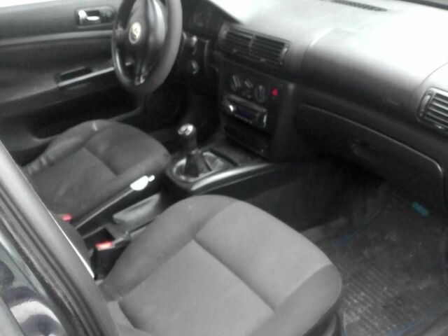 Черный Фольксваген Пассат Вариант, объемом двигателя 1.6 л и пробегом 293 тыс. км за 4100 $, фото 8 на Automoto.ua