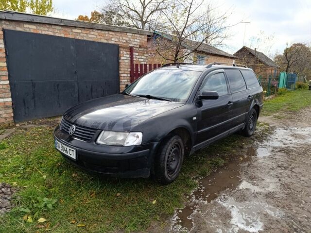 Черный Фольксваген Пассат Вариант, объемом двигателя 1.9 л и пробегом 537 тыс. км за 3300 $, фото 1 на Automoto.ua