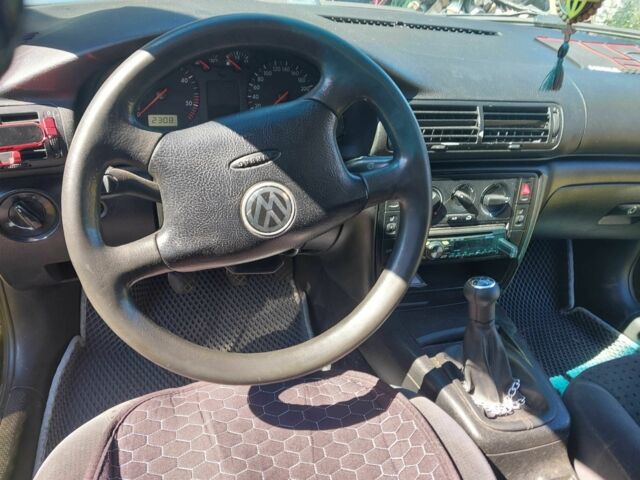 Черный Фольксваген Пассат Вариант, объемом двигателя 1.9 л и пробегом 292 тыс. км за 3300 $, фото 6 на Automoto.ua