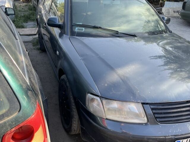 Черный Фольксваген Пассат Вариант, объемом двигателя 1.9 л и пробегом 150 тыс. км за 1100 $, фото 2 на Automoto.ua