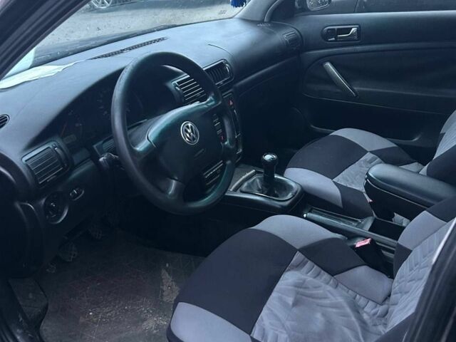 Чорний Фольксваген Пассат Варіант, об'ємом двигуна 1.9 л та пробігом 200 тис. км за 1600 $, фото 4 на Automoto.ua