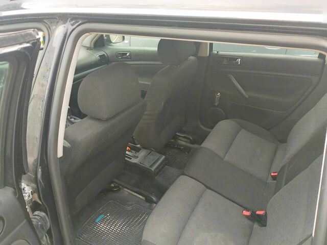 Черный Фольксваген Пассат Вариант, объемом двигателя 1.6 л и пробегом 293 тыс. км за 4100 $, фото 2 на Automoto.ua