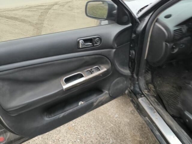 Чорний Фольксваген Пассат Варіант, об'ємом двигуна 1.9 л та пробігом 300 тис. км за 999 $, фото 6 на Automoto.ua