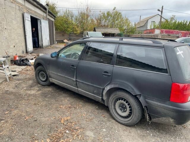 Фольксваген Пассат Вариант 2000 в Киеве на Automoto.ua Черный Фольксваген Пассат Вариант, объемом двигателя 1.8 л и пробегом 333 тыс. км за 1300 $, фото 1 на Automoto.ua