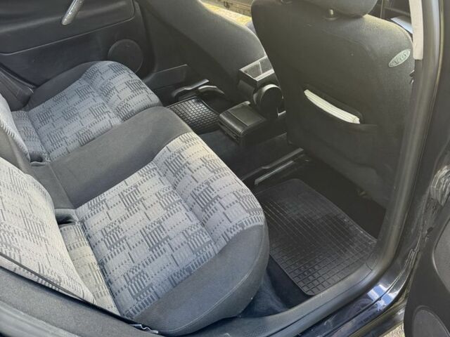 Черный Фольксваген Пассат Вариант, объемом двигателя 1.6 л и пробегом 300 тыс. км за 1700 $, фото 12 на Automoto.ua